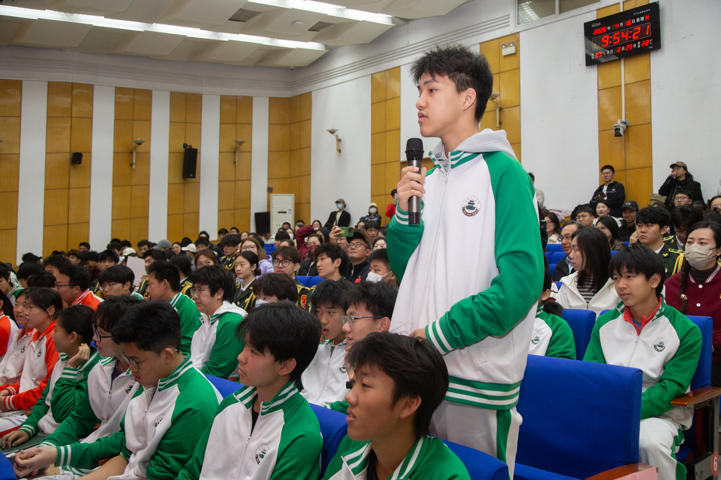 6fda5a1a7a0f4641aae475f5819ffbed.jpg